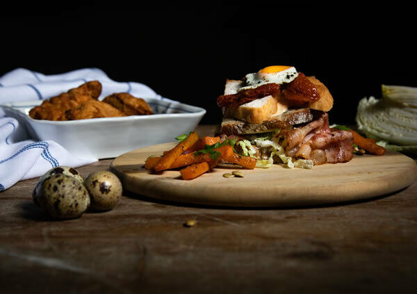 Styrian Clubsandwich mit Karottenpommes